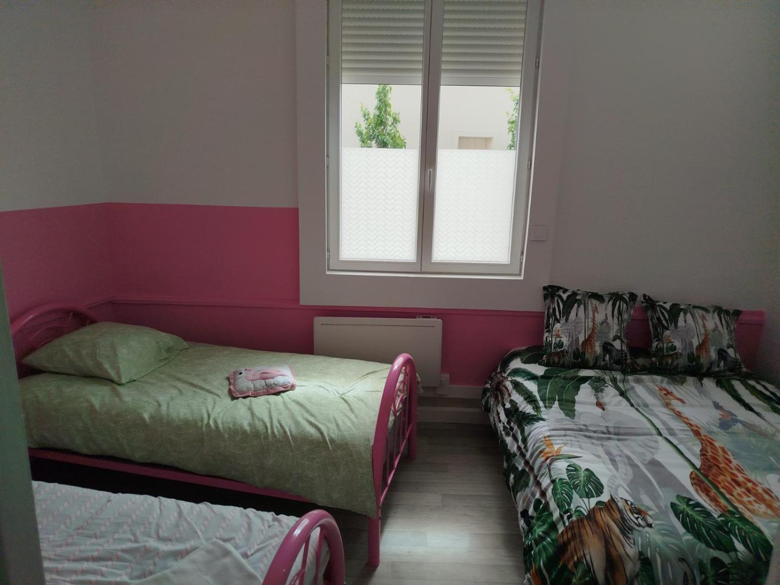 Maison Pink Flamingo Aeroport Tille 2 A 4 Personnes Exterior photo